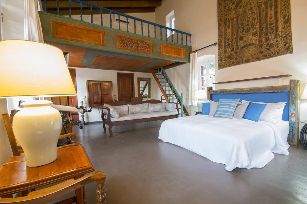 Emporio Hotel Sými Buitenkant foto
